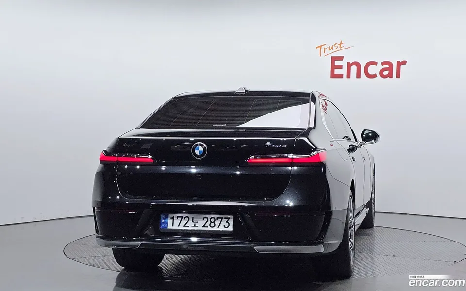 BMW 7 Series 740d xDrive 2023 — миниатюра 4