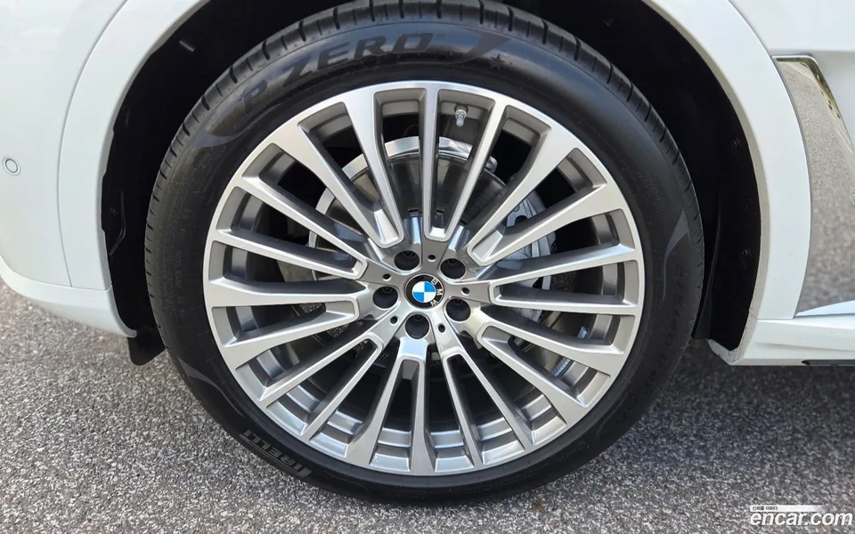 BMW X7 xDrive 40i 6 2025 — thumbnail 5