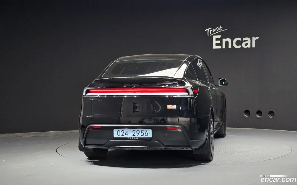Tesla Model Y RWD 2025 — миниатюра 4
