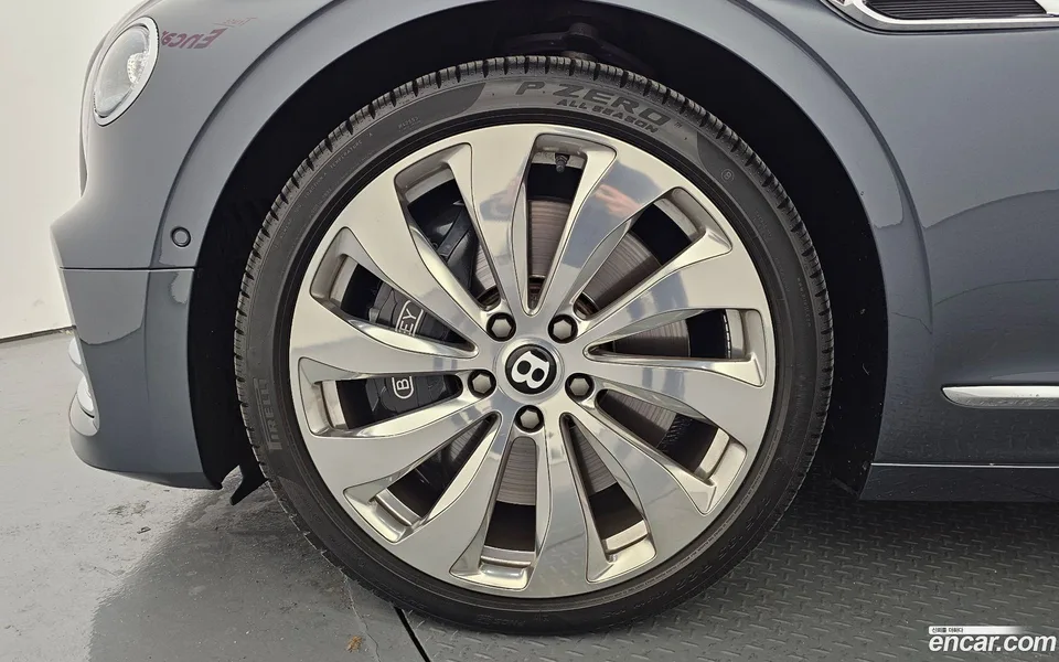 Bentley Flying Spur 4.0 2022 — миниатюра 5