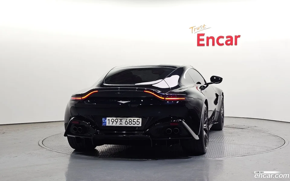 Aston Martin Vantage 4.0 V8 2023 — миниатюра 4