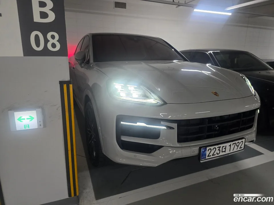 Porsche Cayenne 3.0 2025 — миниатюра 4