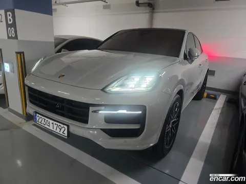 Porsche Cayenne 2025 buy in Moscow