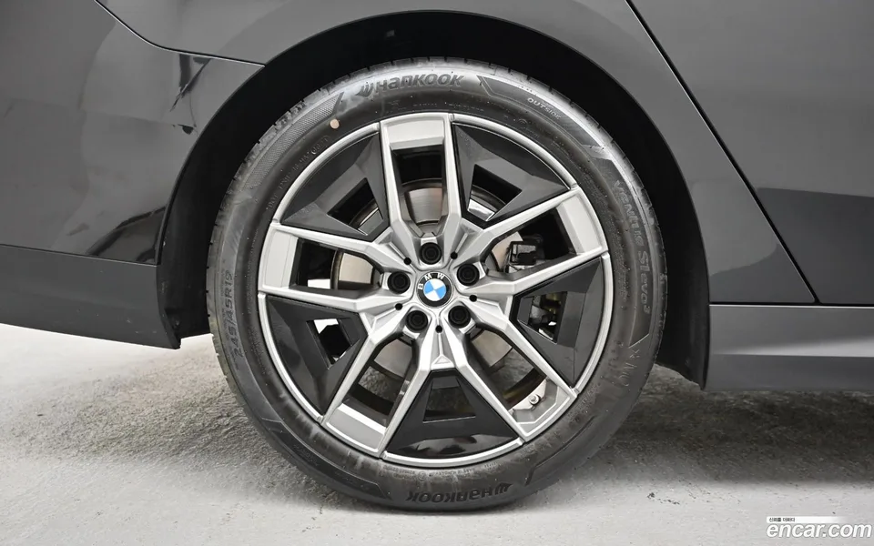 BMW 5 Series 530i xDrive 2025 — миниатюра 2