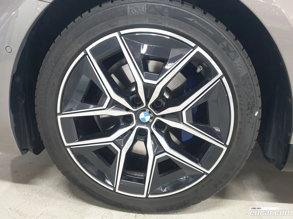 BMW 5 Series 520i M 2025 — миниатюра 2