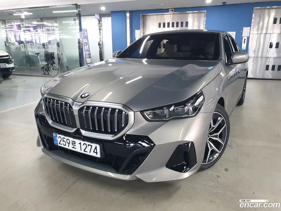 BMW 5 Series 520i M 2025 — миниатюра 3