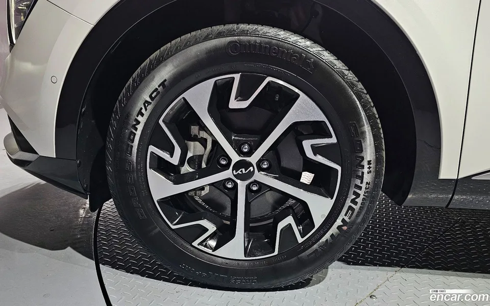 Kia Sportage Hybrid 2WD 2023 — миниатюра 5