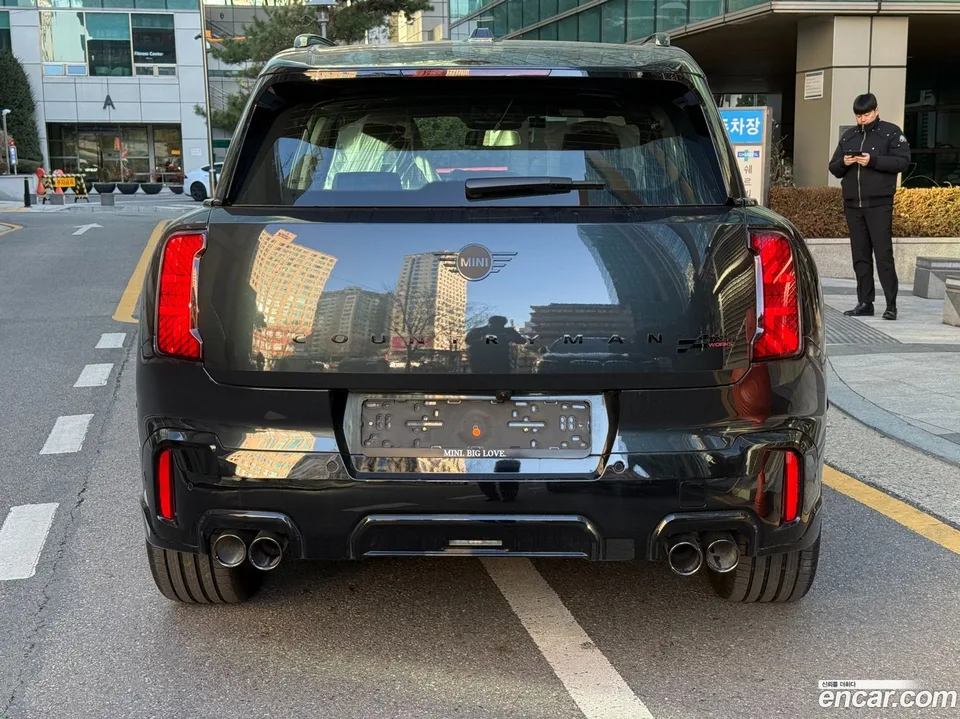 MINI Cooper S Countryman ALL4 JCW 2026 — миниатюра 2