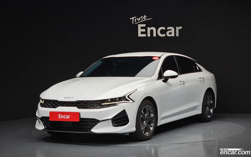Kia K5 2.0 2023 — фото 1, купить с доставкой в Москву