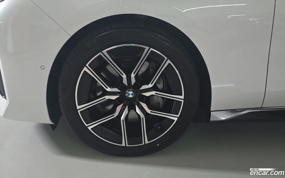 BMW 7 Series 740i xDrive M 2025 — миниатюра 2