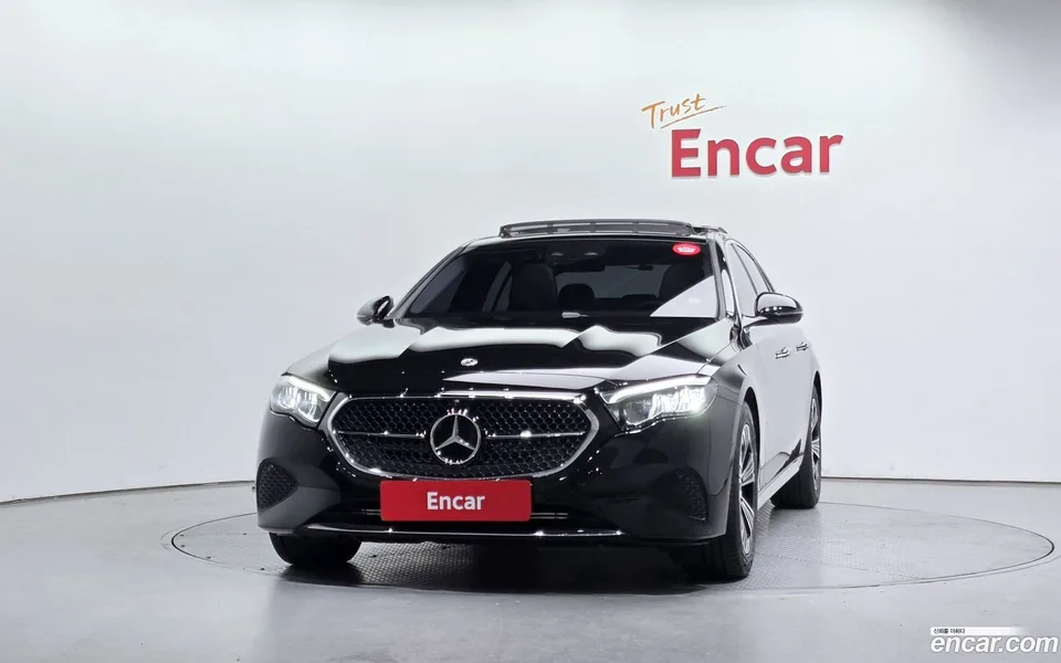 Mercedes-Benz E-Class E200 2025 — миниатюра 3