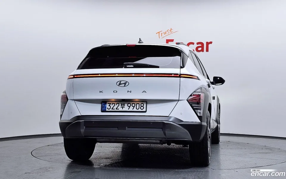 Hyundai Kona 2.0 2WD 2023 — миниатюра 4