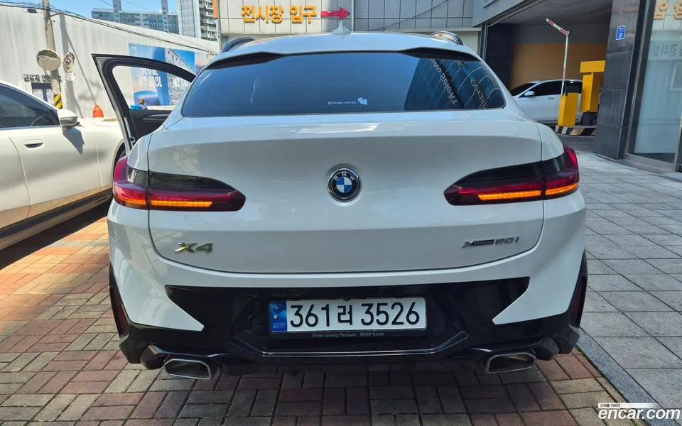 BMW X4 xDrive20i M 2023 — миниатюра 3