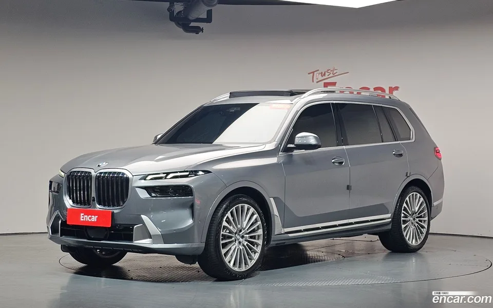 BMW X7 xDrive 40d 7 2024 — фото 1, купить с доставкой в Москву