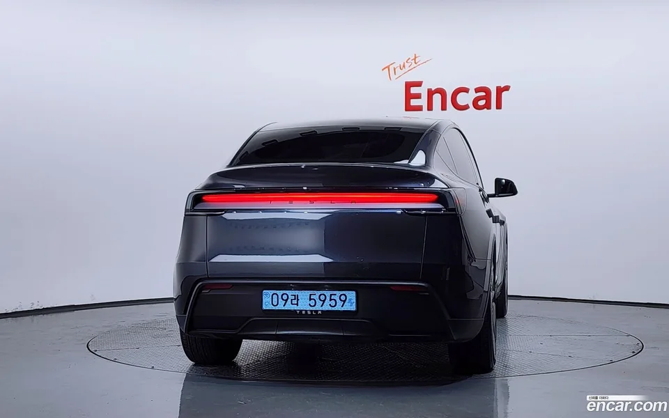 Tesla Model Y RWD 2025 — миниатюра 4