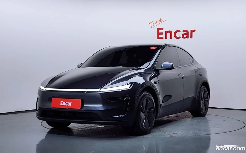Tesla Model Y RWD 2025 — фото 1, купить с доставкой в Москву