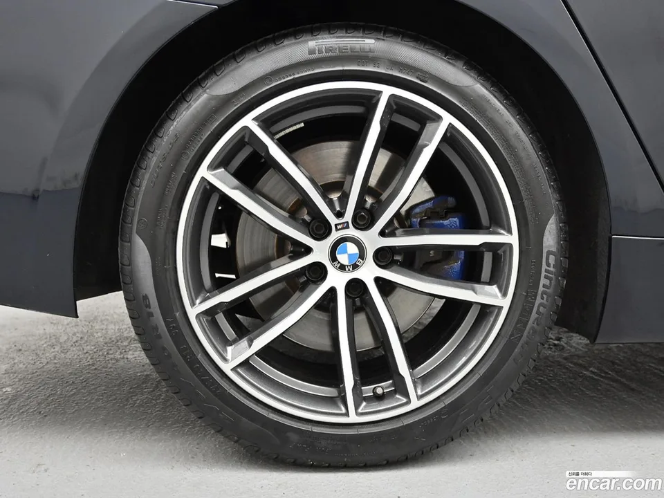 BMW 5 Series 520i M 2023 — миниатюра 2