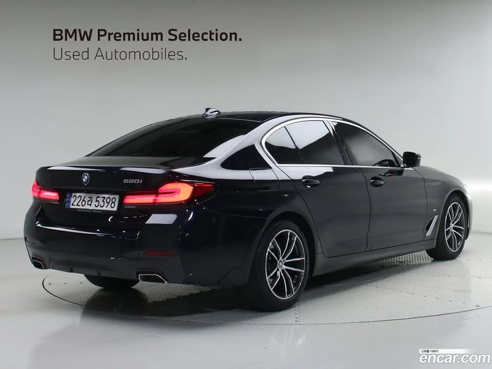 BMW 5 Series 520i M 2023 — миниатюра 4