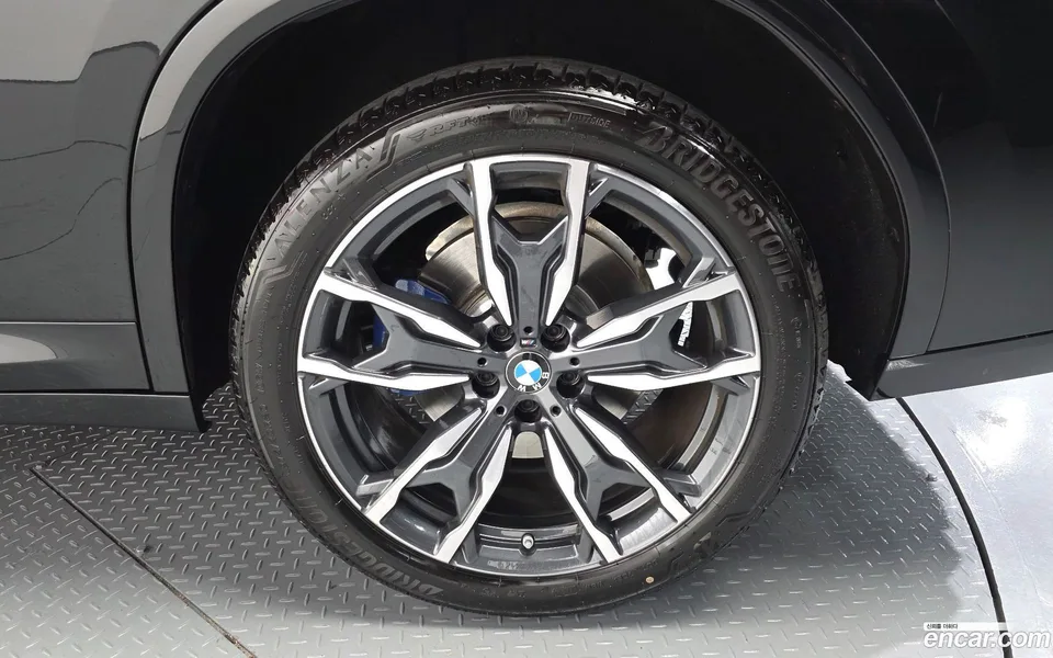BMW X4 xDrive20i M 2025 — миниатюра 2