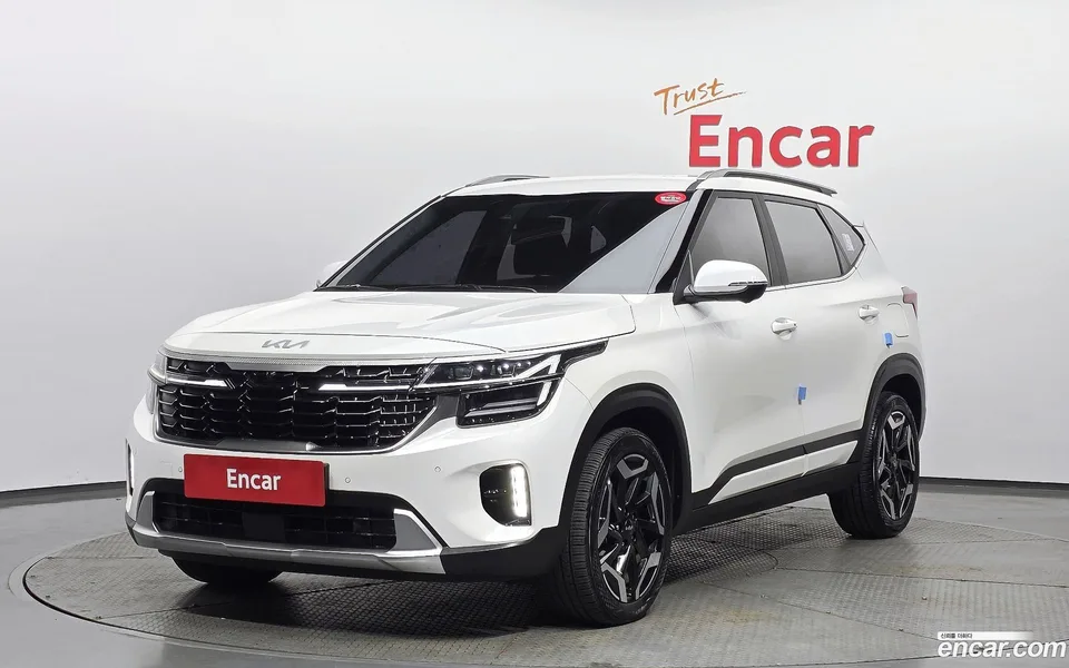 Kia Seltos 1.6 2WD 2023 — фото 1, купить с доставкой в Москву
