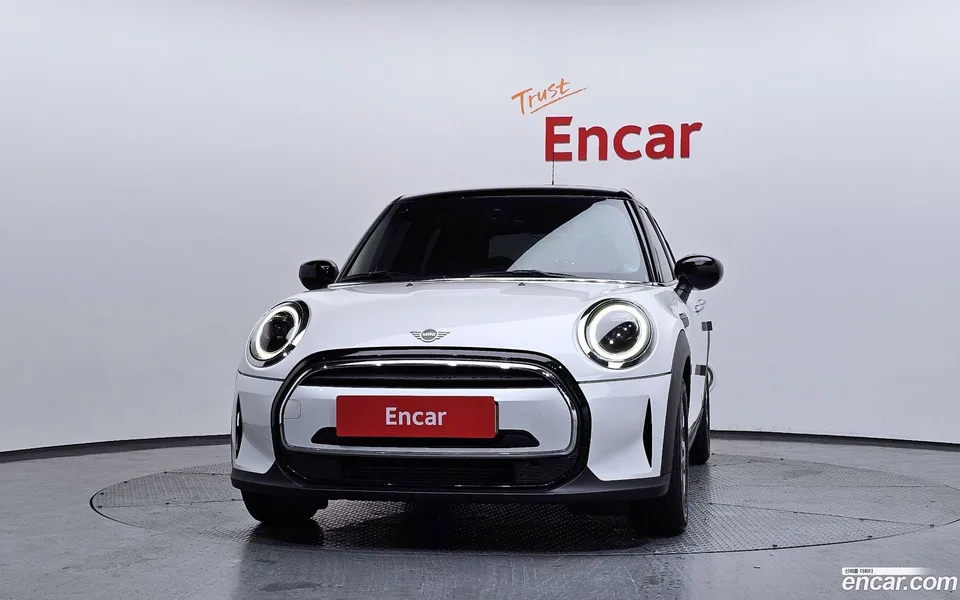 MINI Cooper 5 2023 — миниатюра 3
