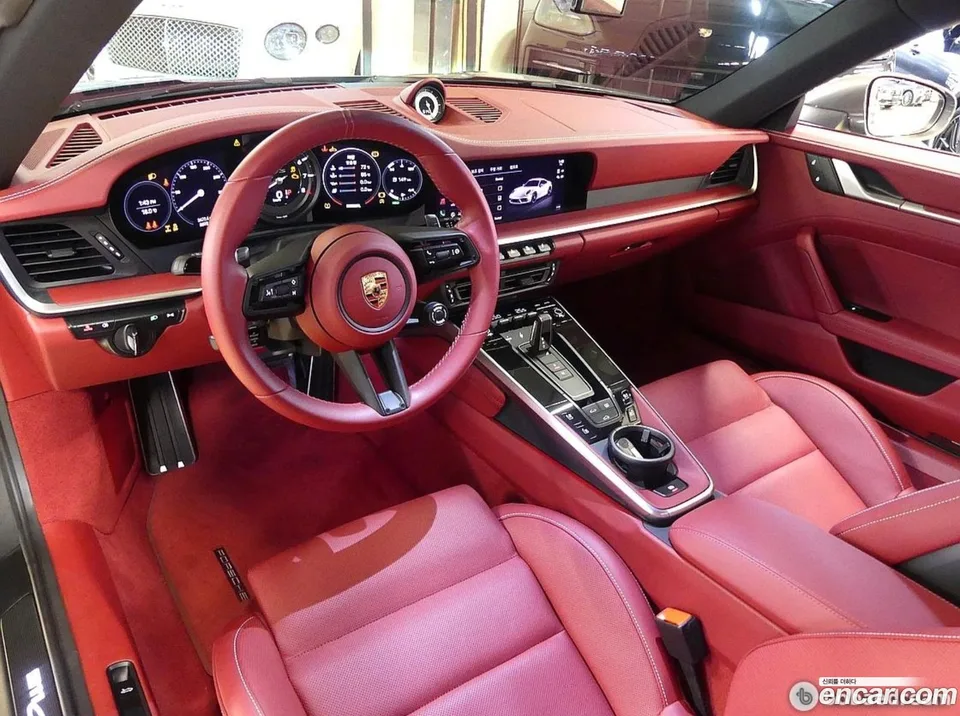 Porsche 911 (992) 4 GTS 2023 — миниатюра 4