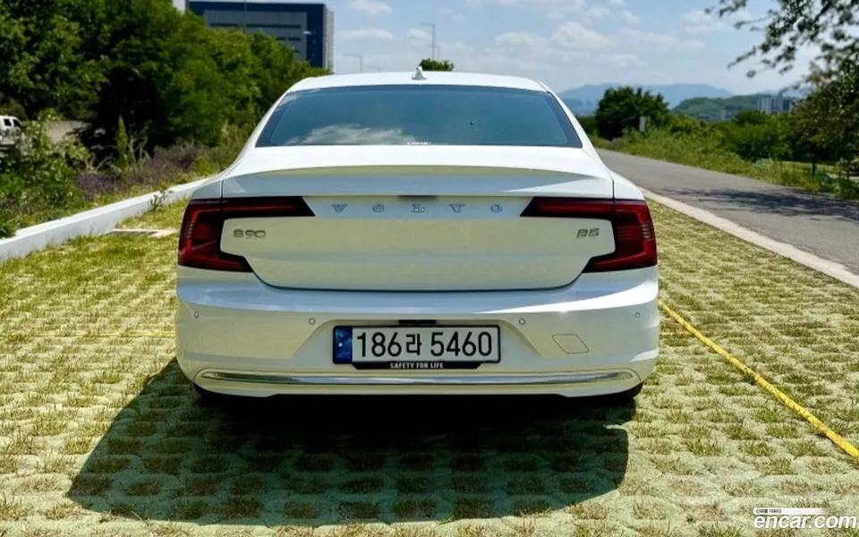 Volvo S90 B5 2024 — миниатюра 5