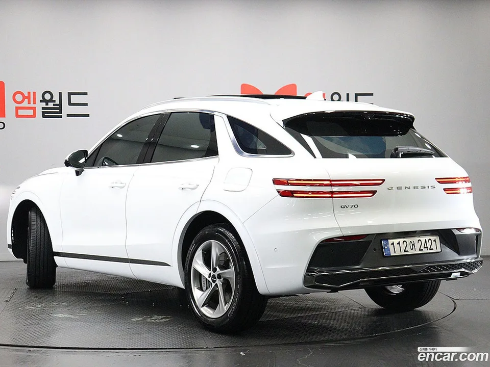 Genesis GV70 2.5T 2WD 2024 — миниатюра 3