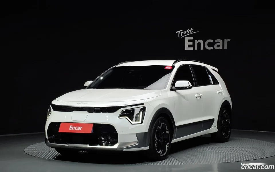 Kia Niro EV 2024 — фото 1, купить с доставкой в Москву