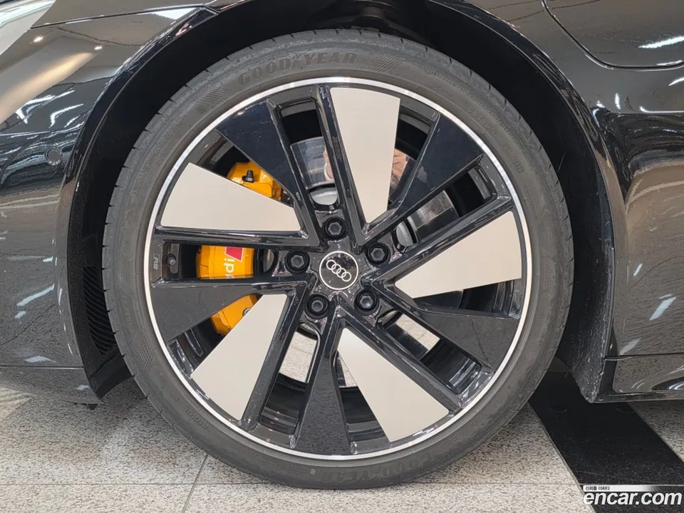 Audi e-tron GT GT 2023 — миниатюра 5