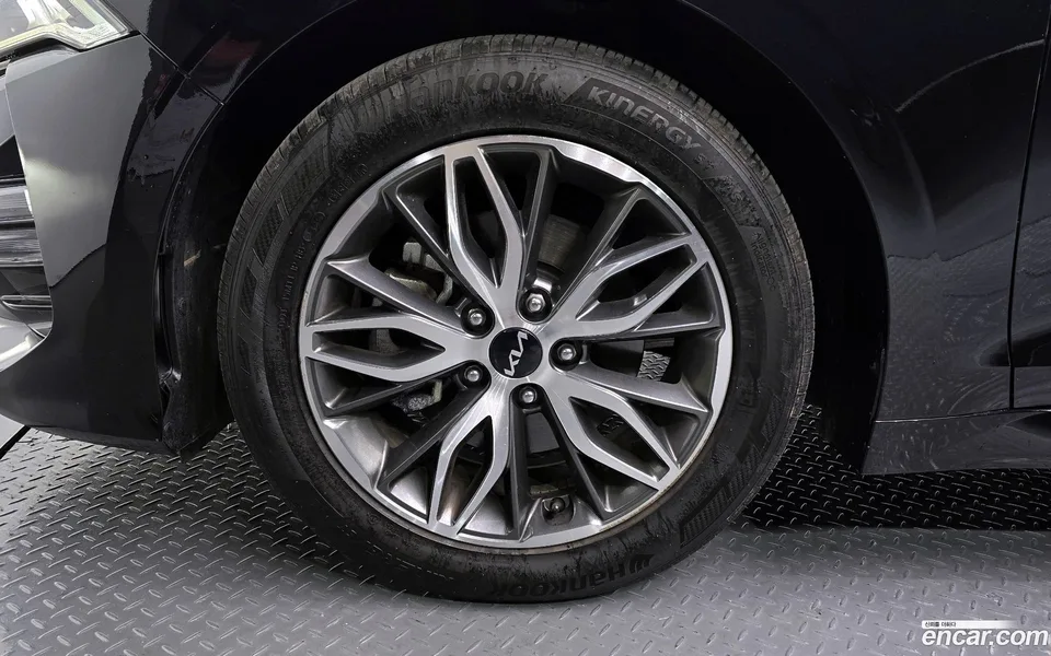 Kia K5 2.0 2023 — thumbnail 2