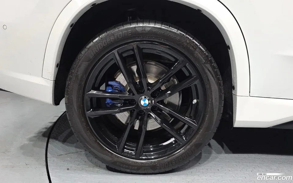 BMW X1 M35i xDrive 2025 — миниатюра 5