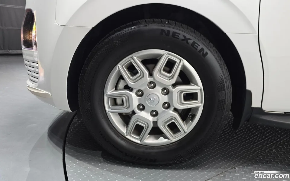 Hyundai Staria 2WD 2022 — миниатюра 5