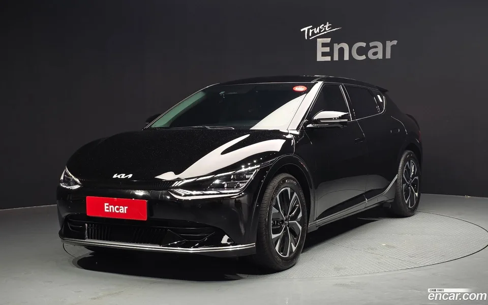 Kia EV6 2023 — фото 1, купить с доставкой в Москву