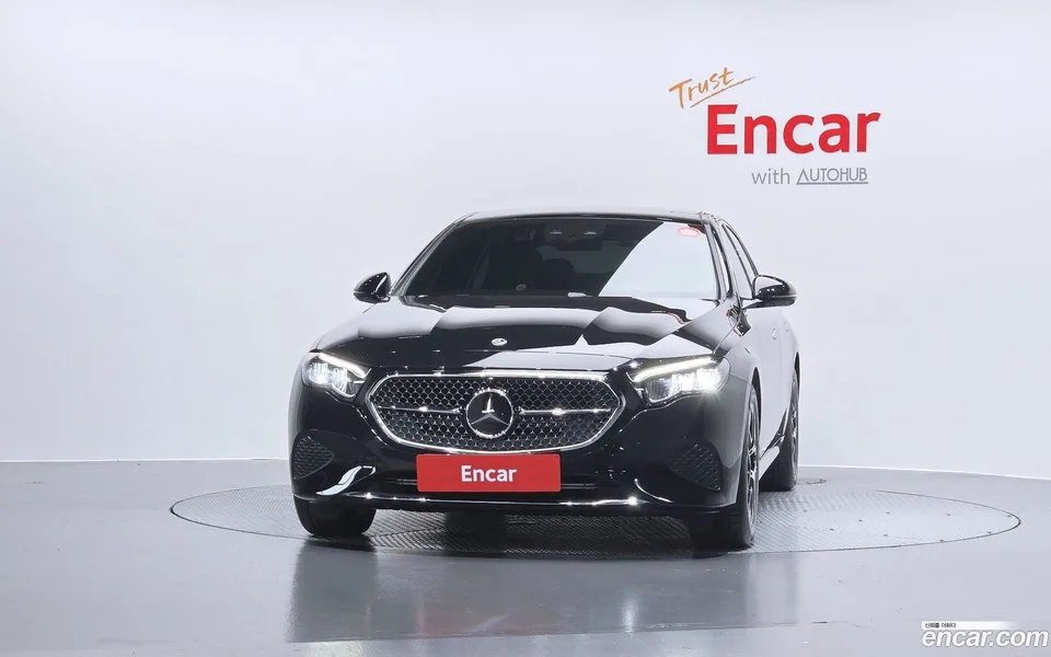 Mercedes-Benz E-Class E200 2025 — миниатюра 3