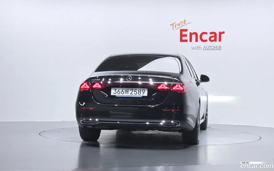 Mercedes-Benz E-Class E200 2025 — миниатюра 4