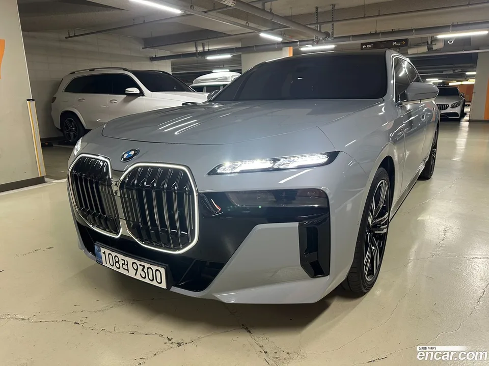 BMW 7 Series 750e xDrive M 2024 — миниатюра 3