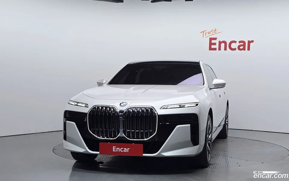 BMW 7 Series 740i xDrive M 2025 — миниатюра 3