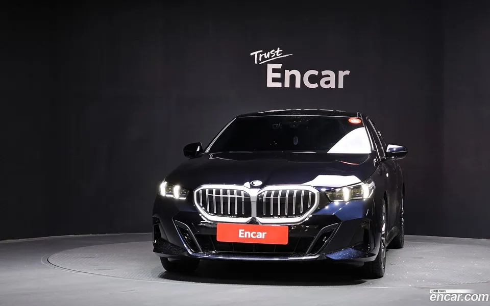 BMW 5 Series 520i M 2025 — миниатюра 3