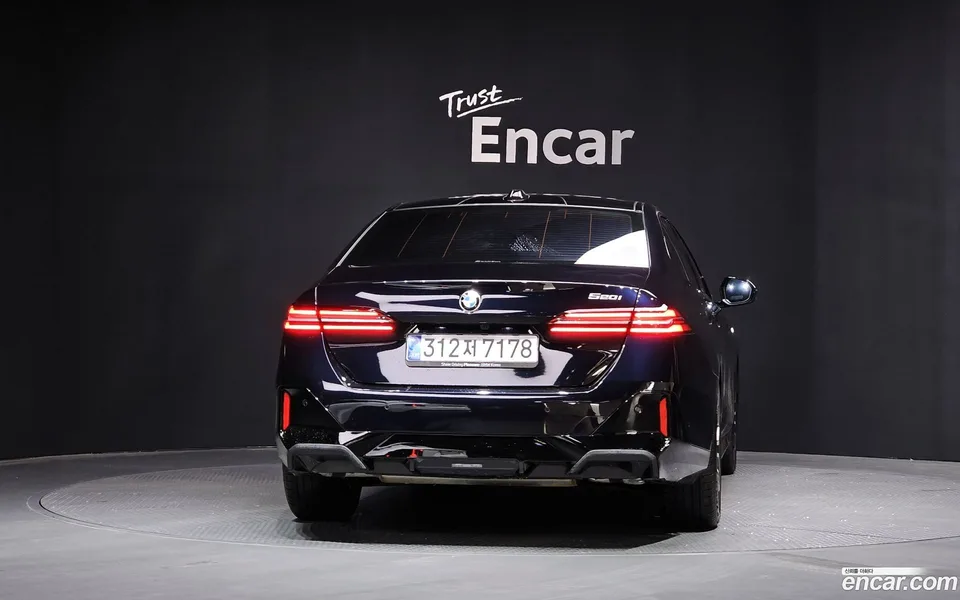 BMW 5 Series 520i M 2025 — миниатюра 4