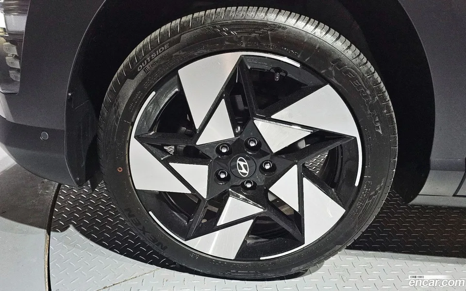 Hyundai Kona 1.6 2WD 2023 — миниатюра 2