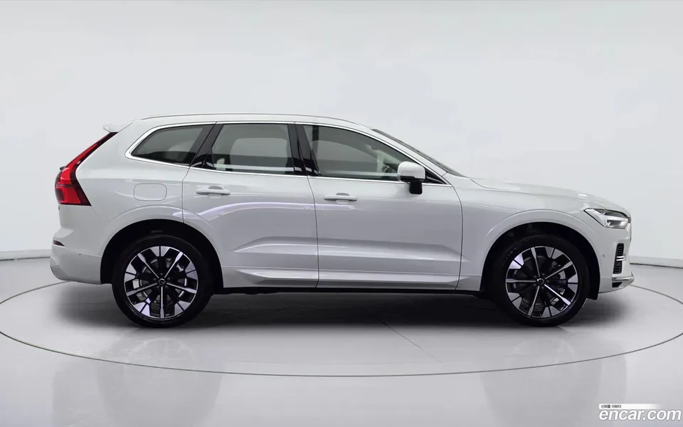 Volvo XC60 T8 2025 — миниатюра 4