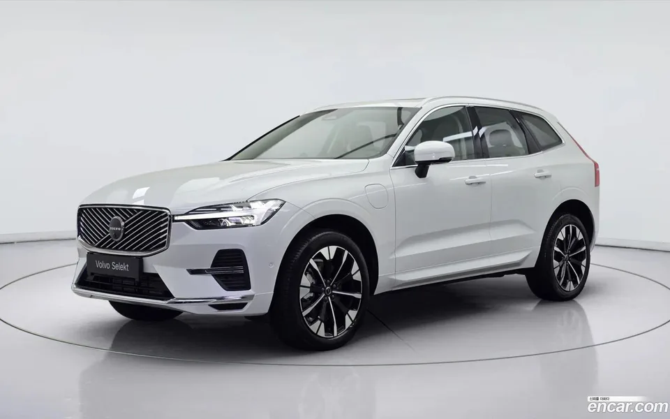 Volvo XC60 T8 2025 — фото 1, купить с доставкой в Москву
