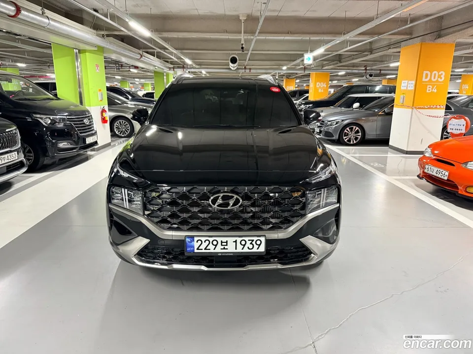 Hyundai SantaFe 2.5T 2WD 2023 — фото 1, купить с доставкой в Москву