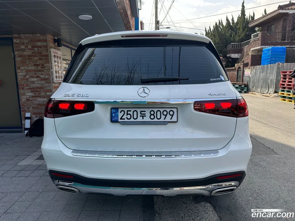 Mercedes-Benz GLS-Class GLS580 4MATIC 2024 — thumbnail 4