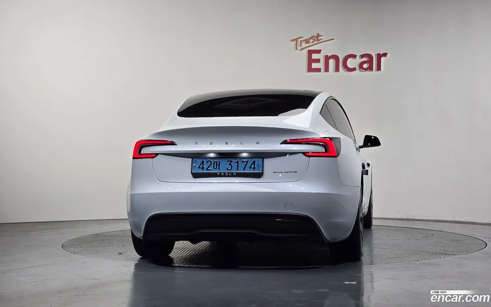 Tesla Model 3 AWD 2024 — миниатюра 4