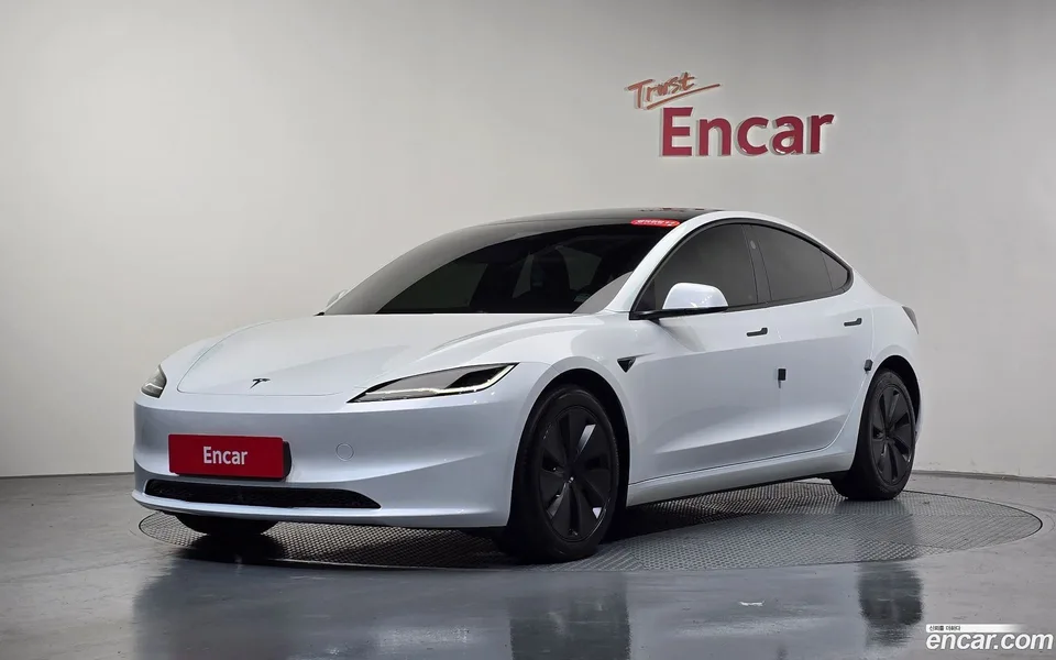 Tesla Model 3 AWD 2024 — фото 1, купить с доставкой в Москву