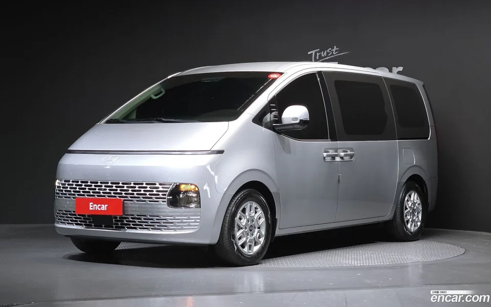 Hyundai Staria 11 2024 — фото 1, купить с доставкой в Москву