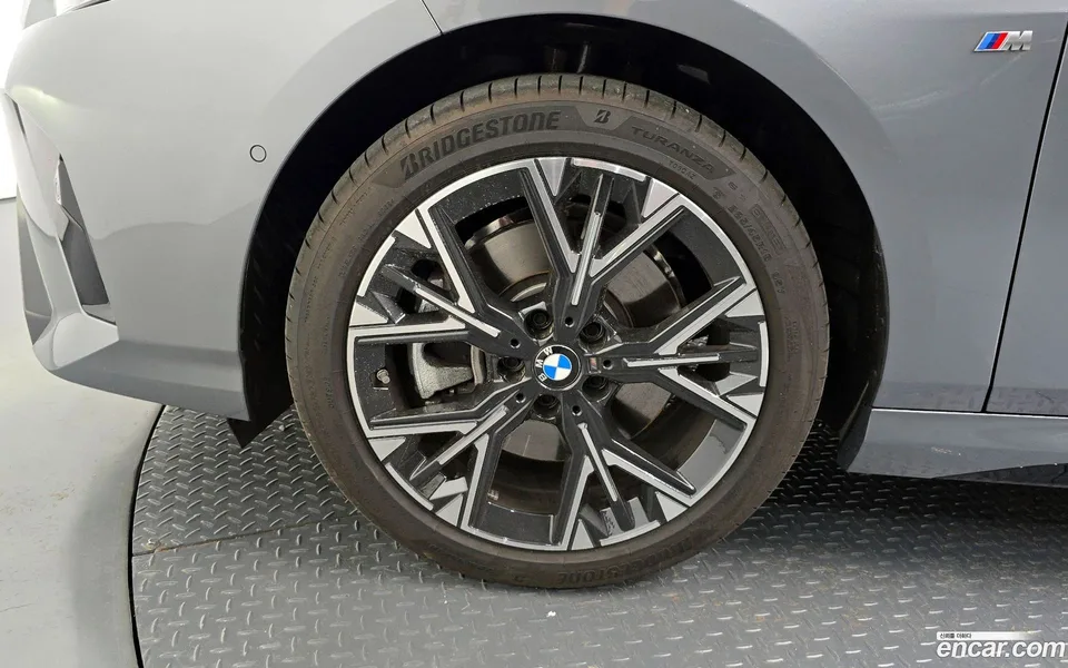 BMW 1 Series 120 M 2025 — миниатюра 5