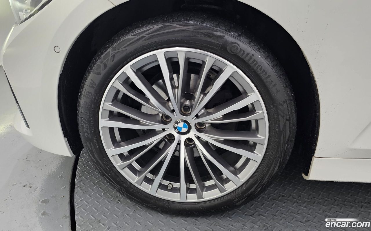 BMW 3 Series 2022 — 2